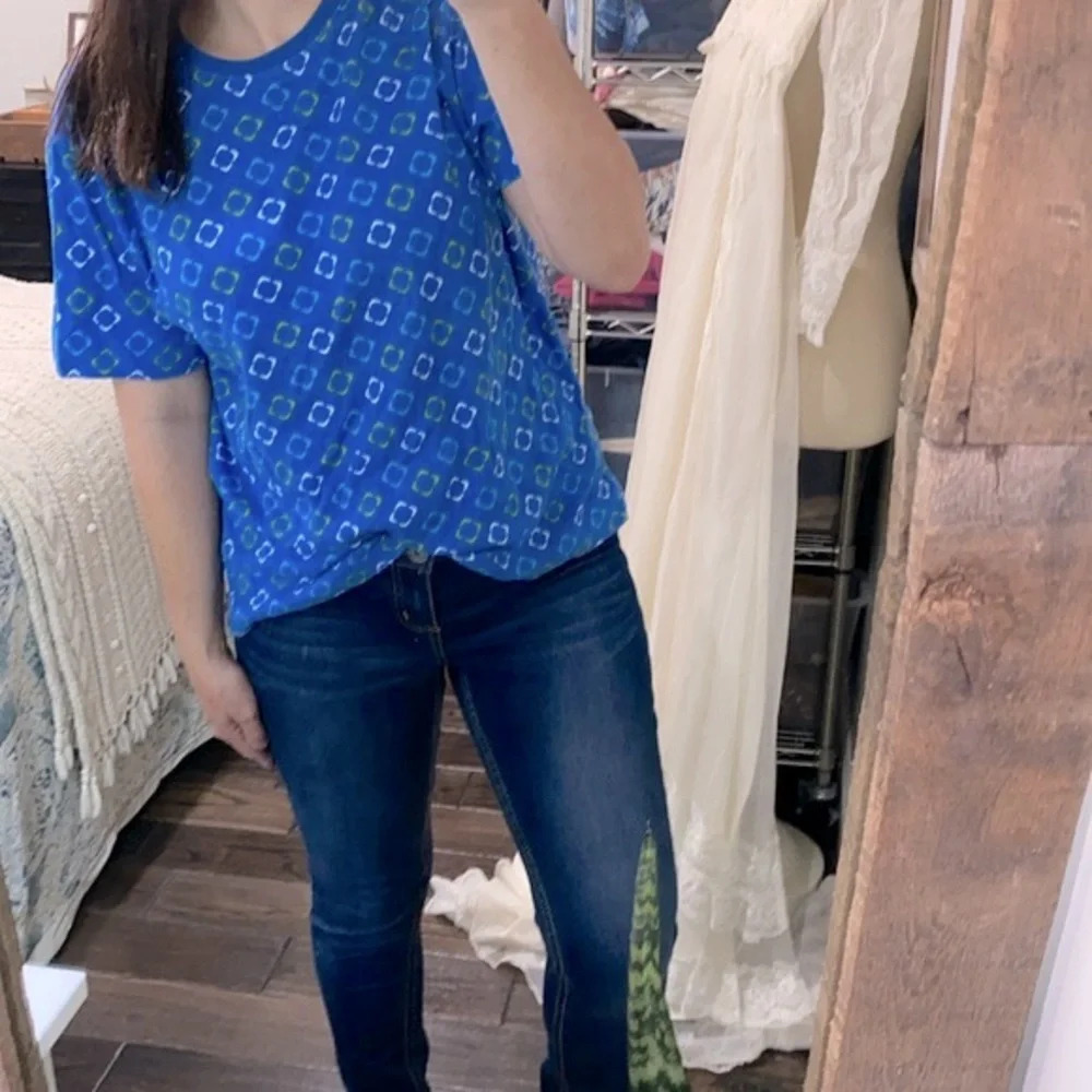 Kim Rogers blue top size XLarge